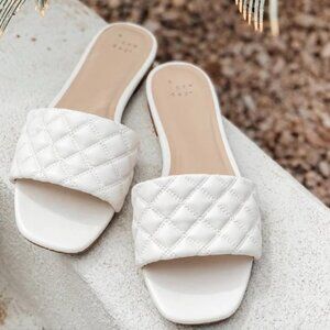 A New Day White Quilted Slide Sandals Square Toe Size 9